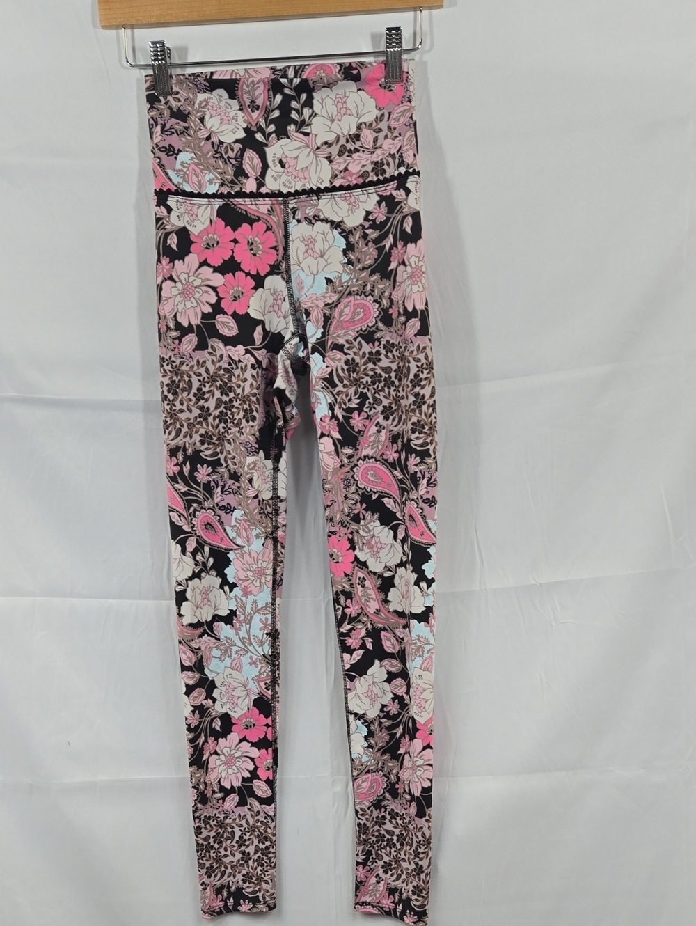 Beach Riot Pink & Black Floral Leggings S